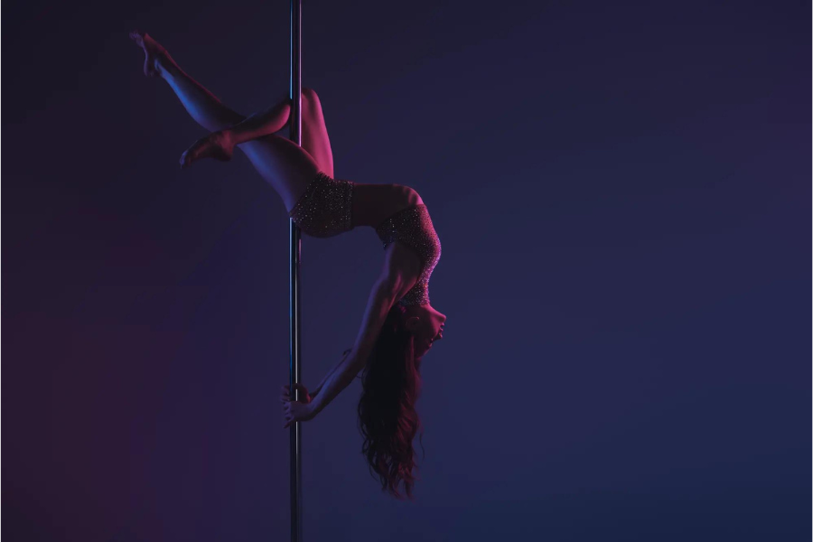 So, you're looking for the best freestanding dance pole. This is a crucial decision, especially as the free standing pole has to support your bodyweight as you swing.