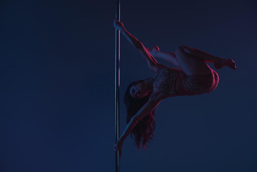 how much pole dancers make a day