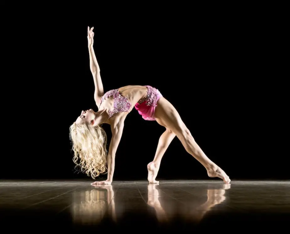 Why Stretches Are Essential for Pole Dancers